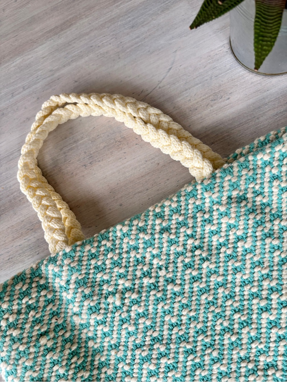 NWOT Woven Teal & Cream Tote Bag with Braided Handles. NEW ❤️